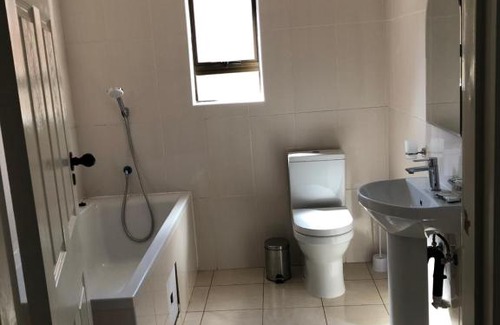 Lobatse House | Cozy Lekuka Guesthouse - Top-Rated Comfort Awaits
