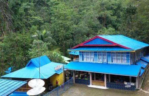 Palopo House | Relax at Lembah Biru Lagoon: Family-Friendly Getaway