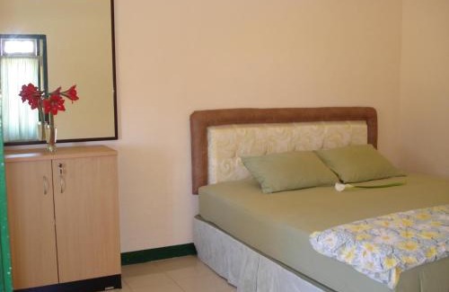 Kecamatan Sembalun House | Relax at Lembah Rinjani Villa & Resto Syariah with Family