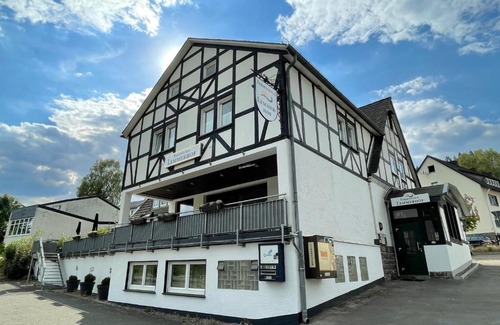 Eslohe House | Discover Lemmerhof: 4-Star, Pet-Friendly Retreat