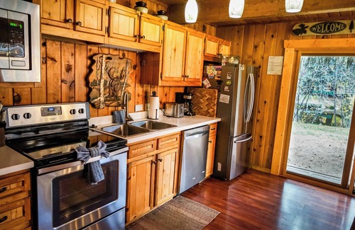 Grand Lake Cabin | Riverside Retreat: Moose Haven Cabin with Private Beach