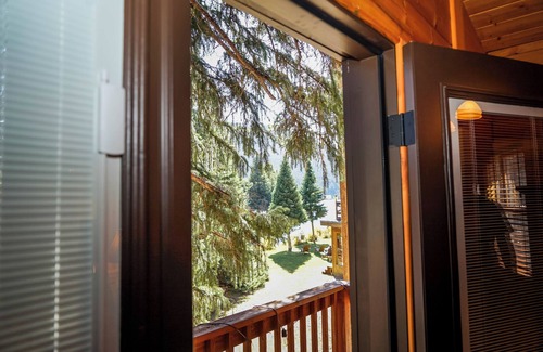Grand Lake Cabin | Riverside Retreat: Moose Haven Cabin with Private Beach