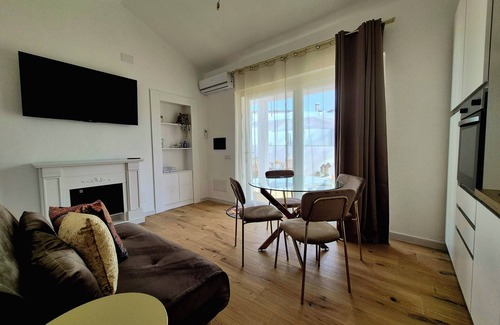 Piscinas House | Lemon Court Suite Piscinas