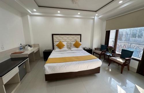 Chhatarpur Hotel | Comfort at Lemon Green Residency: Hotel & Serviced Apartments