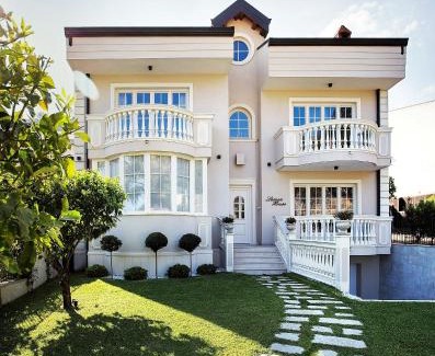Savoca Bed & Breakfast | Discover Lemon House: 4-Star Oasis with Ocean Views