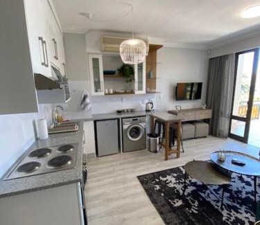 Stellenbosch Central Apartment | Oceanfront Retreat at Lemon Rind - 4 Star Excellence