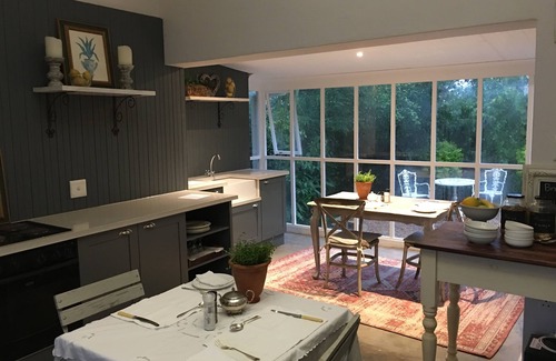 Kloof Bed & Breakfast | Experience Comfort at Lemon Tree B&B - 5-Star Retreat