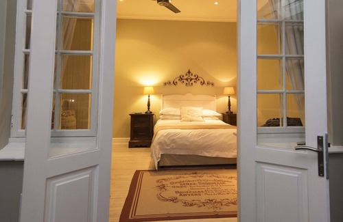 Kloof Bed & Breakfast | Experience Comfort at Lemon Tree B&B - 5-Star Retreat