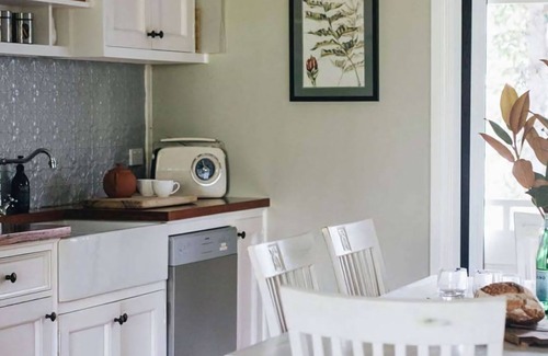 Kangaroo Valley House | Top-Rated Lemon Tree Cottage in Kangaroo Valley Awaits