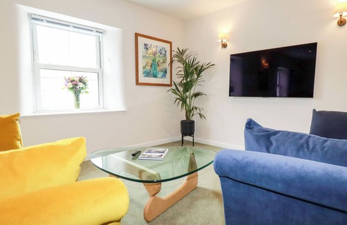 Mylor Bridge Cottage | LEMON TREE: Family-Friendly Cottage with Oceanfront Views