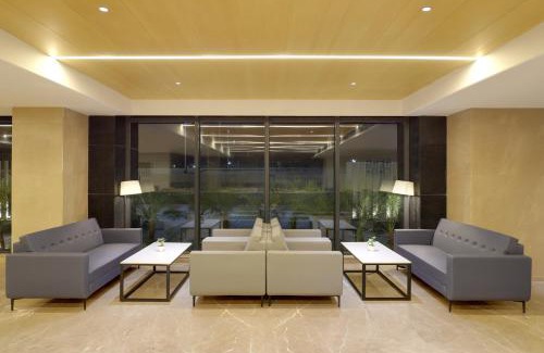 Shikohabad Hotel | Family-Friendly Stay at Lemon Tree Hotel Agra with Dining