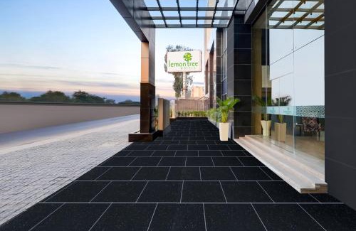 Shikohabad Hotel | Family-Friendly Stay at Lemon Tree Hotel Agra with Dining