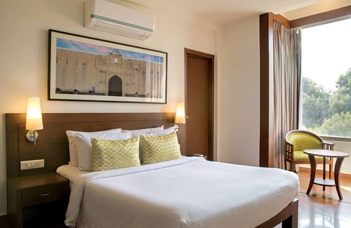 Alwar Hotel | Welcoming Lemon Tree Hotel Alwar: 4-Star Comfort Awaits