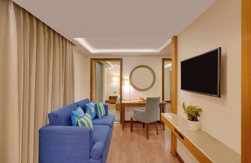 Bistupur Hotel | Discover Lemon Tree Hotel Centre Point in Jamshedpur