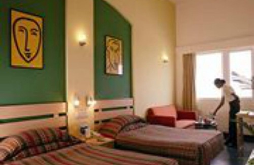Kaushambi Hotel | Comfortable Stay at Lemon Tree Hotel, East Delhi Mall