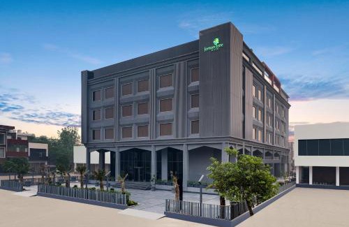 Hisar Hotel | Relax at Lemon Tree Hotel, Hisar - Pool and Dining Await