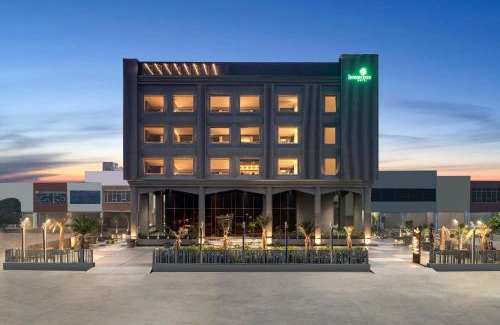 Hisar Hotel | Relax at Lemon Tree Hotel, Hisar - Pool and Dining Await