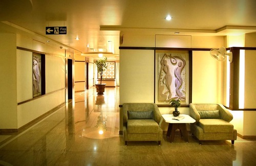 Jamnagar Hotel | Discover Comfort at Hotel Fortune Palace: 4-Star Family Retreat