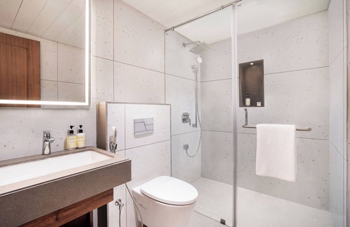 Rajkot Hotel | Discover Lemon Tree Hotel Rajkot with Pool and Family Amenities