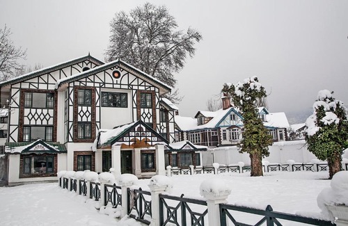Srinagar Hotel | Discover Lemon Tree Hotel Srinagar: Accessible & Family-Friendly