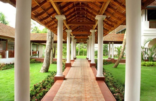 Muhamma Resort | Discover Lemon Tree Vembanad Lake Resort in Kerala