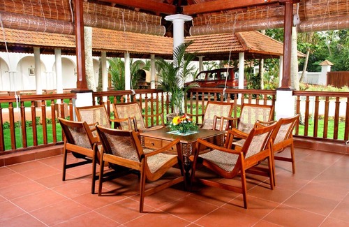 Muhamma Resort | Discover Lemon Tree Vembanad Lake Resort in Kerala