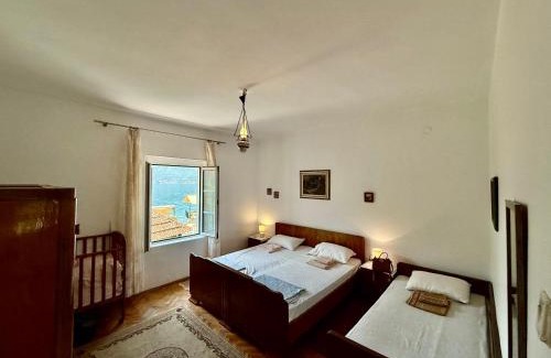 Orahovac House | Pet-Friendly Retreat at Lemon Tree Villa with High Ratings