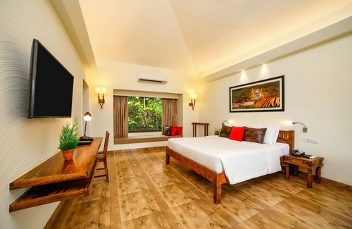 Tala Hotel | Explore Nature at Lemon Tree Wildlife Resort, Bandhavgarh