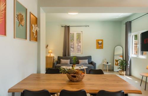 Malevizi Villa | Discover Lemonanthos Villa: Oceanfront Retreat for Families