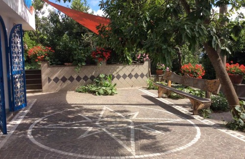 Licola Bed & Breakfast | Family-Friendly Lemontree House Bacoli with Breakfast & Kitchen