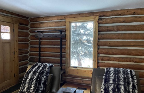 Highland Meadows Cabin | Discover Lena's Cabin in Vail by Gore Creek - Guest Rated 9.8