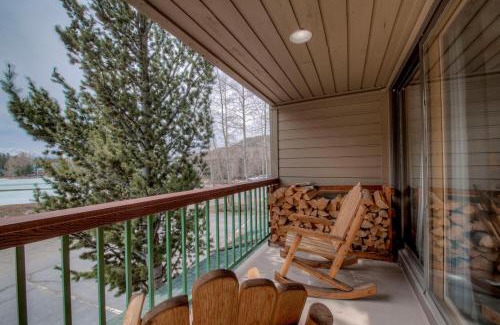 Lakeside Village Apartment | Relax at Lenawee #1727 with Pool and Hot Tub Access