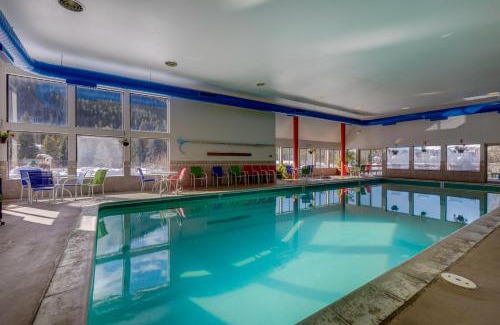 Lakeside Village Apartment | Relax at Lenawee #1727 with Pool and Hot Tub Access