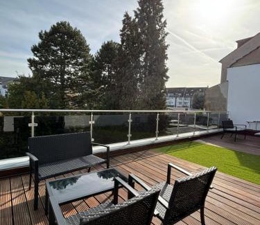 Eller House | Child-Friendly Lenti Düsseldorfer Apartment with Top Ratings