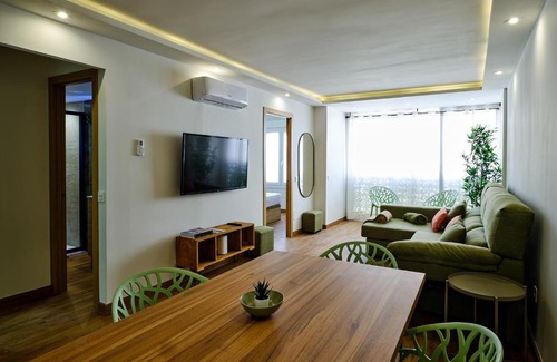San Felipe Neri Apartment | Bright & Central Leo Home: Family-Friendly 3-Bedroom Retreat