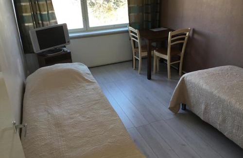 Koria Hotel | Budget-Friendly Leo Hotelli with Breakfast & Family Perks