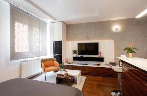 Novi Beograd Apartment | Stylish Urban Retreat with Free Garage in Belgrade - 9.8/10