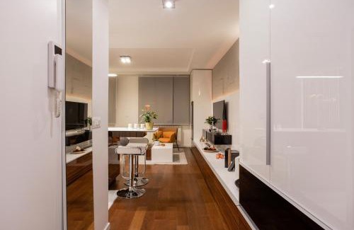 Novi Beograd Apartment | Stylish Urban Retreat with Free Garage in Belgrade - 9.8/10