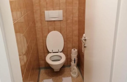 Leoben Apartment | Central Leobner Wohnung: Family-Friendly & Highly Rated