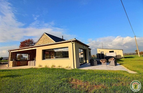 Plenee-Jugon House | Discover Leocadie in Plenee Jugon - Pet Friendly Retreat