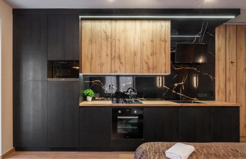 Lviv City Center Apartment | Family-Friendly LEOGRAND Apartments on Shevchenka 38/1