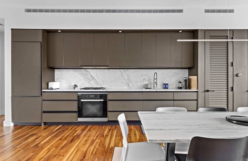 Greenpoint Apartment | Explore Leonard by Rove Travel | 2BR Loft Near McCarren Park