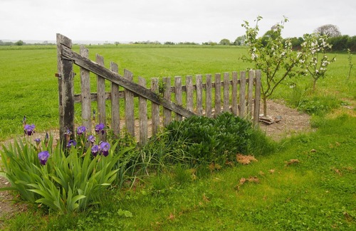 Vains House | Idyllic Léonard House Steps from the Bay of Mont St Michel