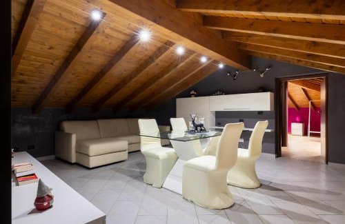 Sesto Calende Apartment | Convenient Stay at Leonardo Academy - Pet Friendly & Free Parking
