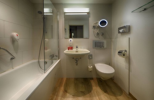 Buchforst Hotel | Discover Leonardo Hotel Köln: Family-Friendly & Modern Amenities