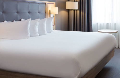 Watford Town Centre Hotel | Elegant 4-Star Escape at Leonardo Hotel London Watford