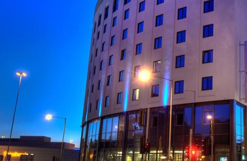 Watford Town Centre Hotel | Discover Leonardo Hotel London Watford: 4-Star Comfort Awaits