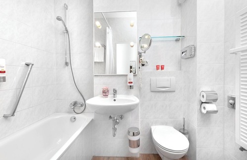 Moosach Hotel | Exceptional Stay at Leonardo Hotel Munich City North
