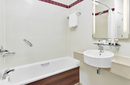 Swindon Hotel | Discover the Leonardo Hotel Swindon with Great Amenities
