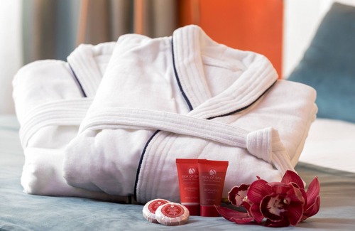 Kloten Hotel | Discover Comfort at Leonardo Hotel Zurich Airport, 4-Star Stay